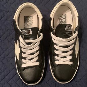 EUC, Women’s look alike Golden Goose sneakers, black with white stars, size 7